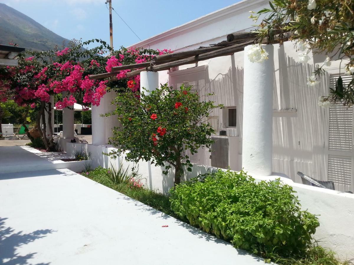 Bed and Breakfast Casa Carlotta Estrómboli Exterior foto